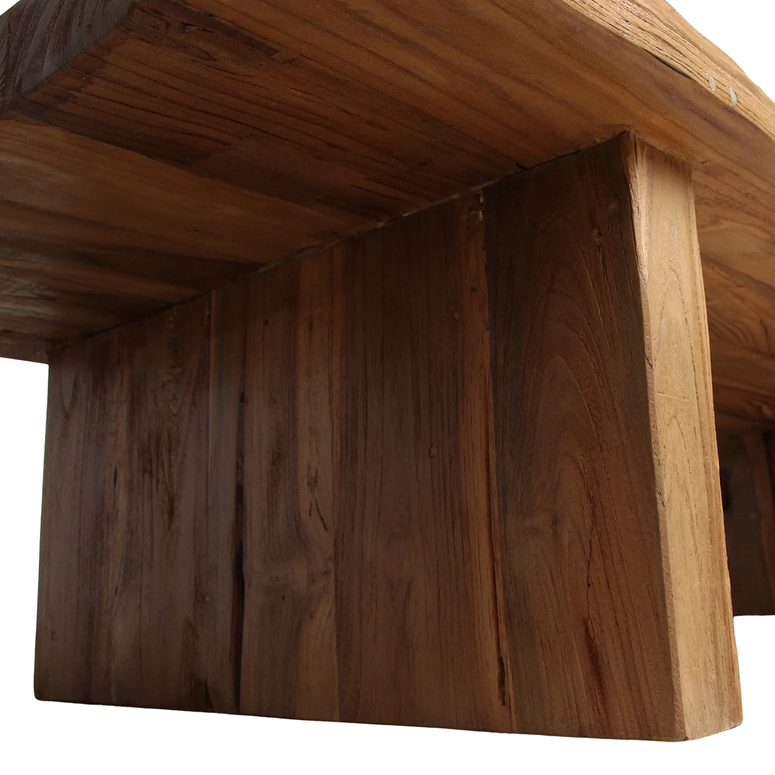 Kayu Living FSC-recycled teak coffee table with natural grain texture. 140x60x30 cm.