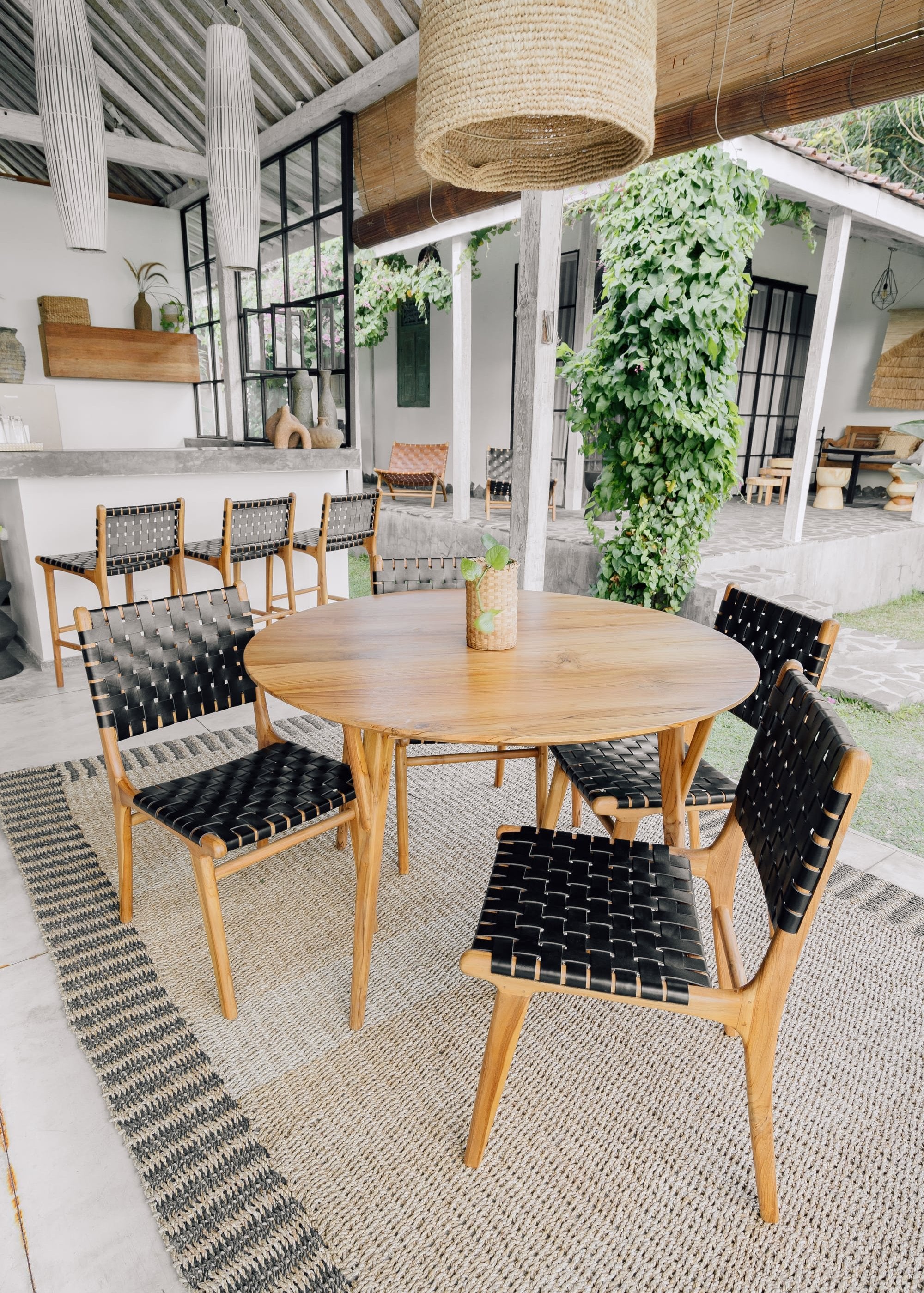 Chair in Solid Teak and Handwoven Leather