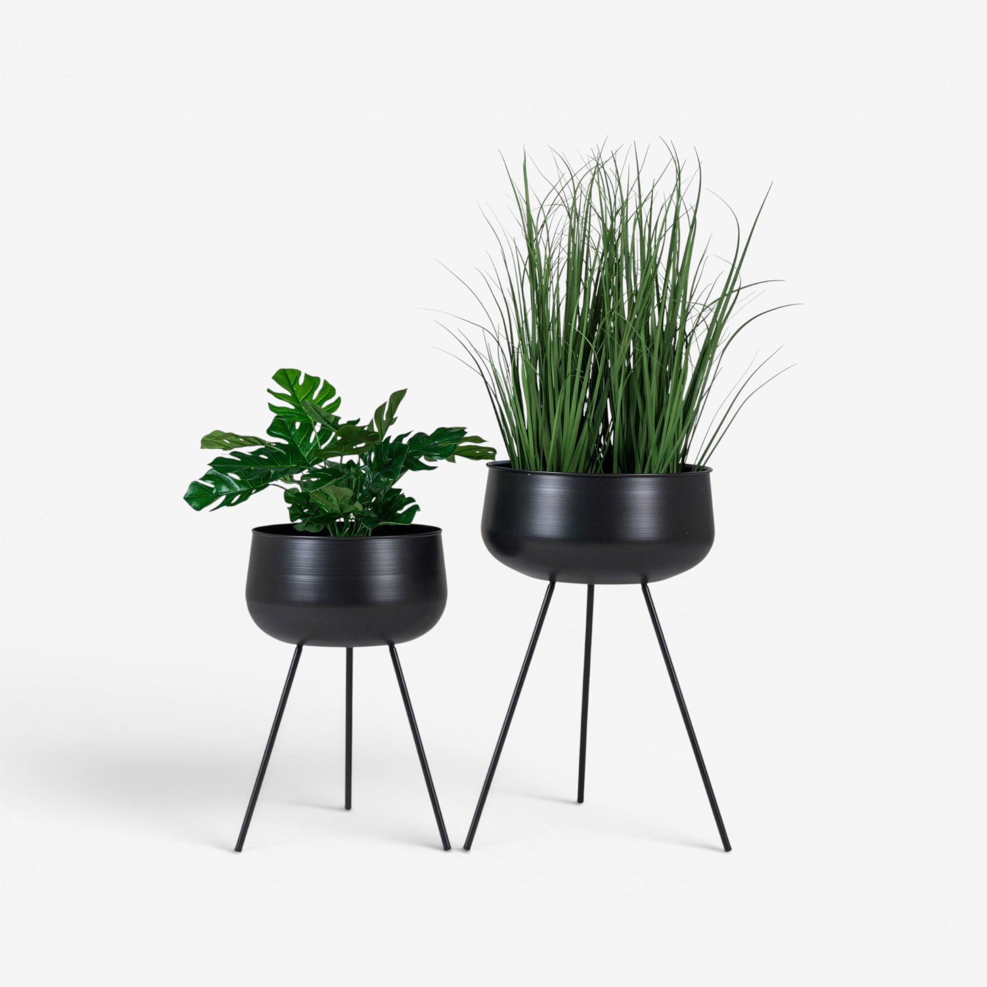Kayu Living Ardola set of 2 black steel flowerpots on stands. Minimalist planters for indoor/outdoor use.